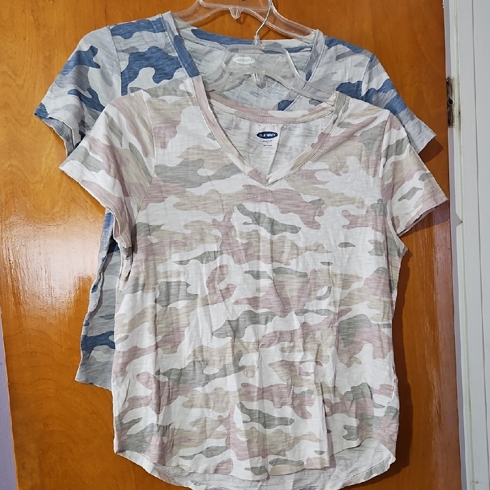 Old Navy 2 Pack Light Camo V-Neck Tees